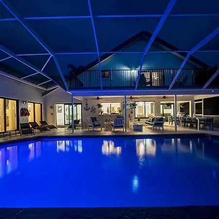 The Maverick - Luxurious Apartment - Free Parking - 2 Miles From Boston Logan Airport Chelsea Exterior photo