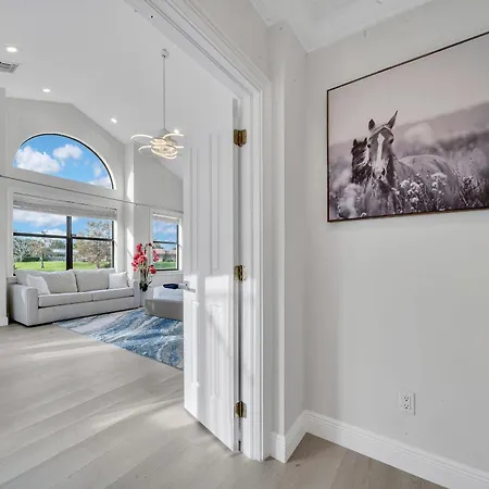 The Maverick - Luxurious Apartment - Free Parking - 2 Miles From Boston Logan Airport Chelsea Exterior photo